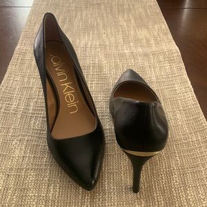 Calvin Klein Gayle pumps
